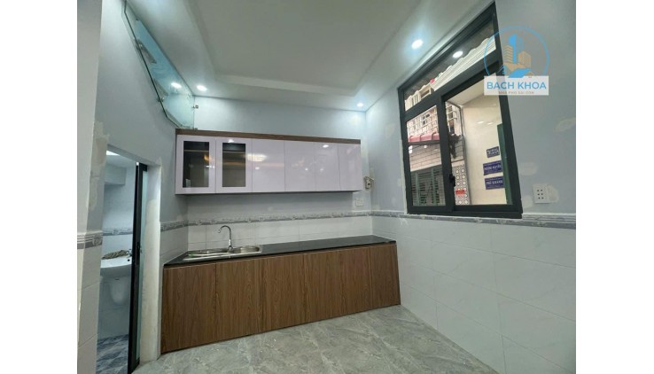 Nhà phố Hoàng Quốc Việt Q7 không lộ giới, không quy hoạch
